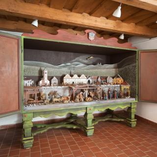 Kašperskohorský skříňový betlém