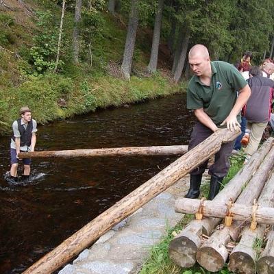 Vázání vorů a plavba po Vchynicko-tetovském kanálu