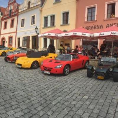 Zastavení sportovních automobilů