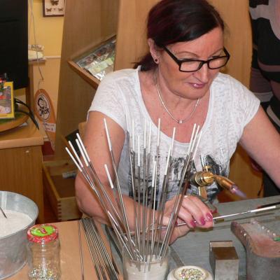 Historie sklářství na Šumavě a ruční výroba skleněných korálků