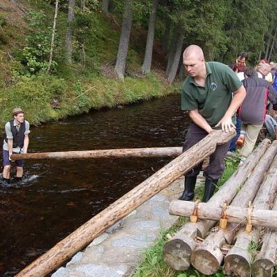 Vázání vorů a plavba po Vchynicko – Tetovském kanálu
