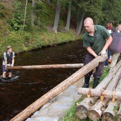 Vázání vorů a plavba po Vchynicko – Tetovském kanálu
