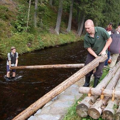 Vázání vorů a plavba po Vchynicko-tetovském kanálu