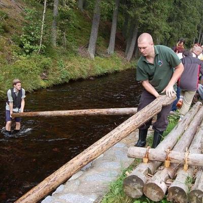 Vázání vorů a plavba po Vchynicko-tetovském kanálu