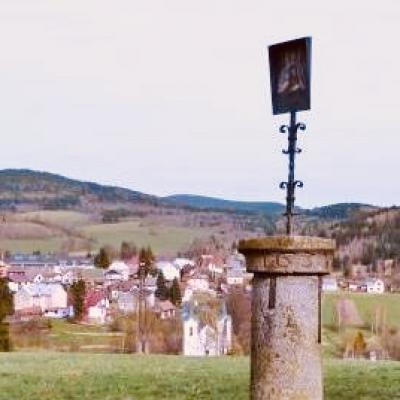 Kolem pranýře za výhledy