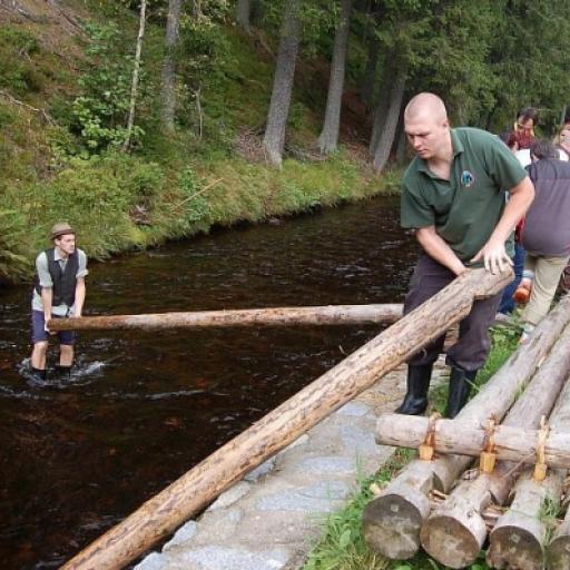Vázání vorů a plavba po Vchynicko – Tetovském kanálu