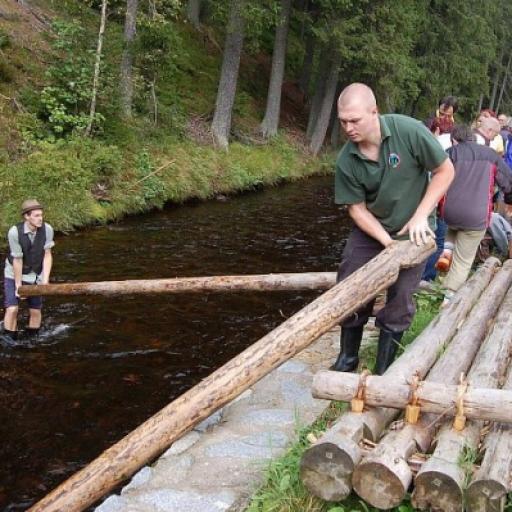 Vázání vorů a plavba po Vchynicko – Tetovském kanálu