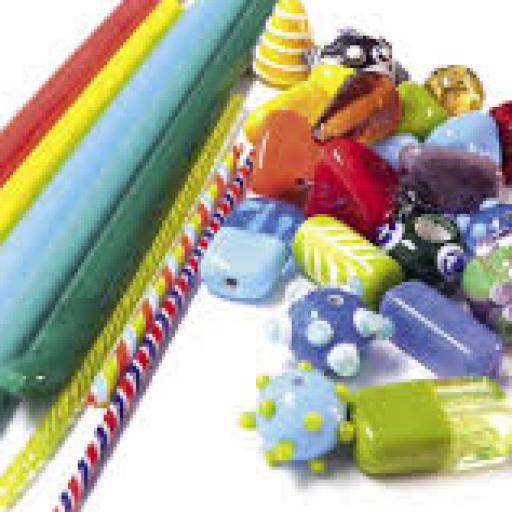 Historie sklářství na Šumavě a ruční výroba skleněného korálku na sklářském kahanu