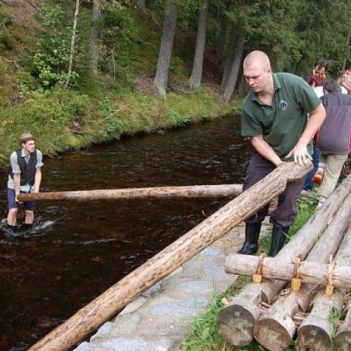Vázání vorů a plavba po Vchynicko – Tetovském kanálu