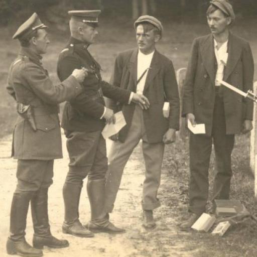 Pašeráci, převaděči a pytláci