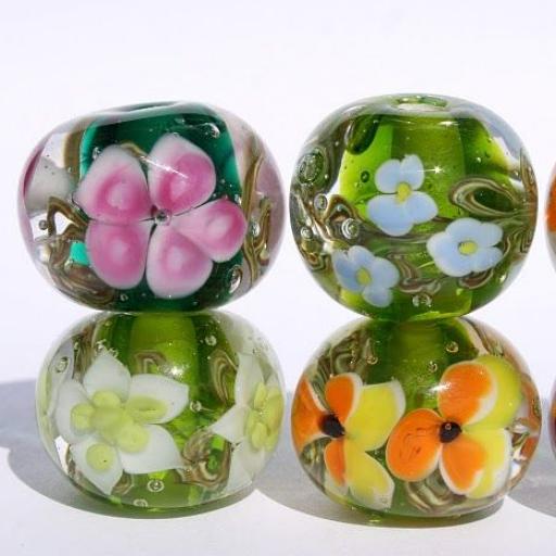 Historie sklářství na Šumavě a ruční výroba skleněných korálků na sklářském kahanu